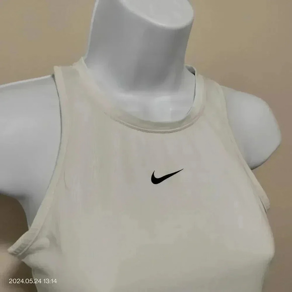 Nike Swoosh Dri-Fit Size Medium Just Do It Training White Tank Racerback Top - Picture 2 of 9